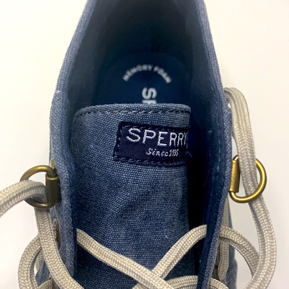 Sperry Hi-Top Boat Shoe - Picture 7 of 8